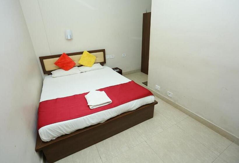 Номер Стандарт, Innate Inn