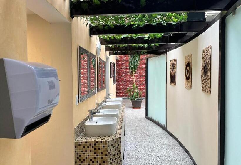 Трехместный Номер Deluxe, Downtown Treasure Place