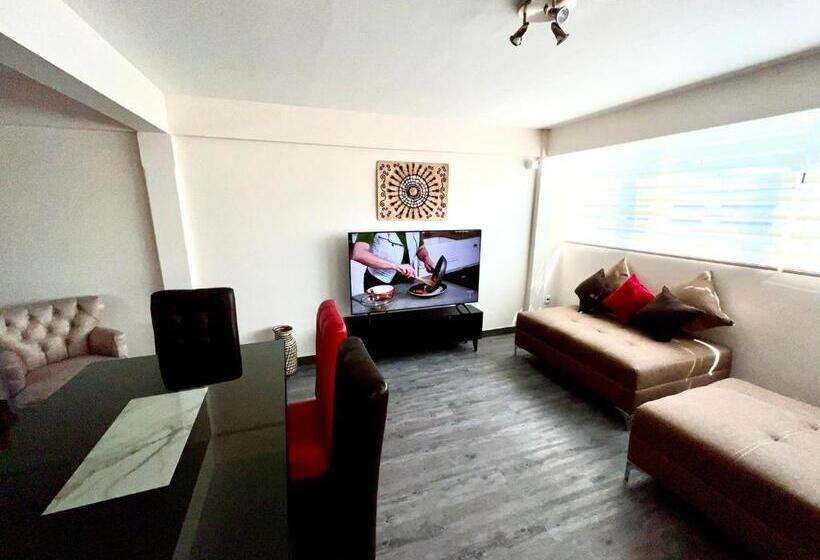 Апартаменты 3 Спальни, Downtown Treasure Place