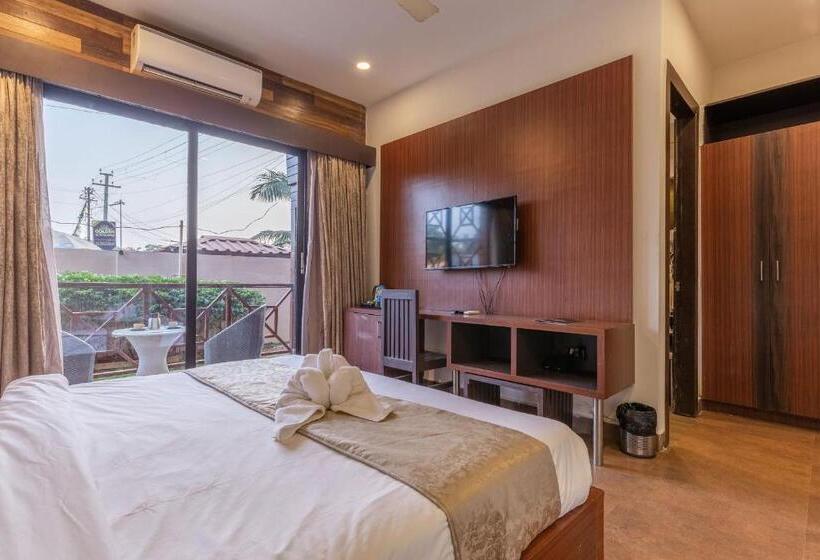 バルコニー付きデラックスルーム, Amara Oceanfront Resort & Club Baga