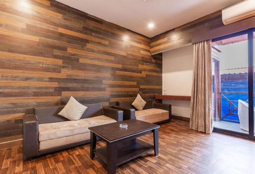 バルコニー付スイート, Amara Oceanfront Resort & Club Baga