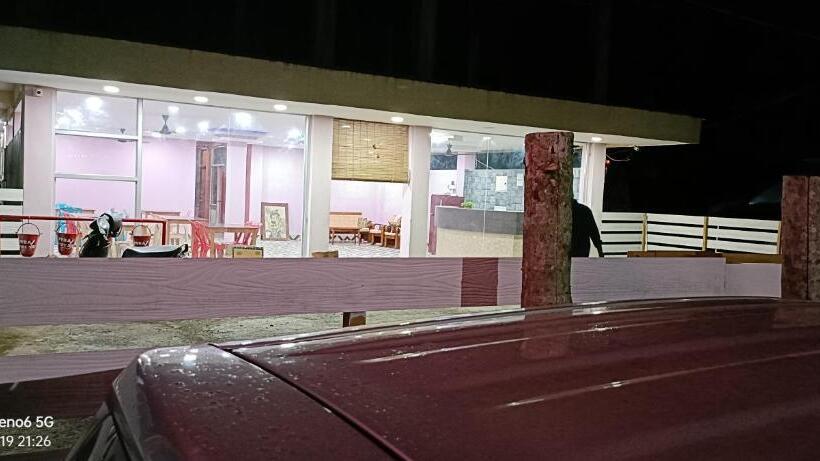 Pokój Standard, Anish