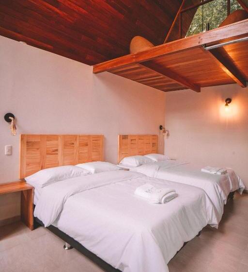 اتاق استاندارد سه نفره, Kantu Garden Lodge