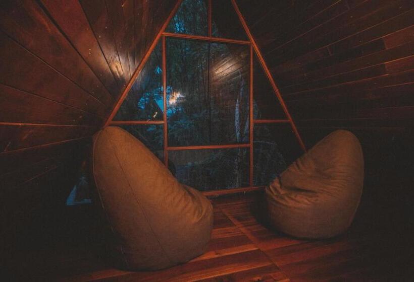 اتاق کلاسیک چهارنفره, Kantu Garden Lodge