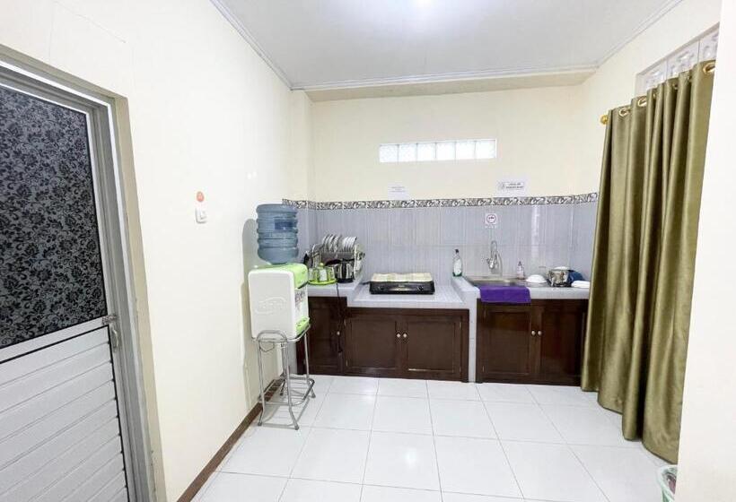 Номер Стандарт, Rumah Umi Awr