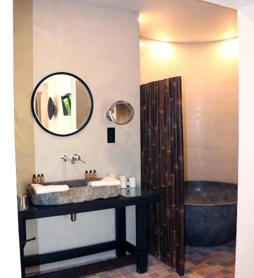 带大床的高级房间, L Amourier Chambres D Hôtes Pour Amoureux Avec Jacuzzi Ou Baignoire Xxl