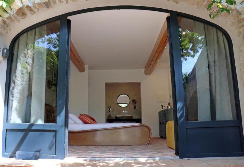 带大床的高级房间, L Amourier Chambres D Hôtes Pour Amoureux Avec Jacuzzi Ou Baignoire Xxl