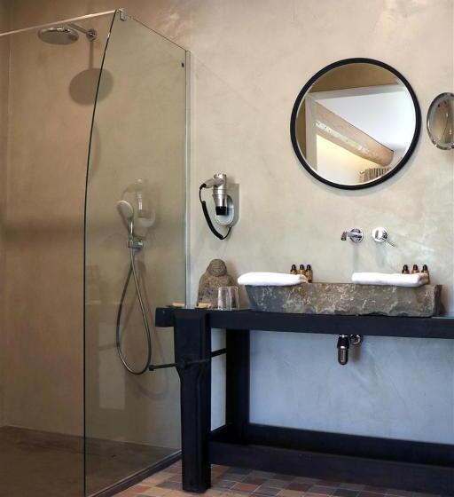 디럭스 룸 킹사이즈 침대, L Amourier Chambres D Hôtes Pour Amoureux Avec Jacuzzi Ou Baignoire Xxl