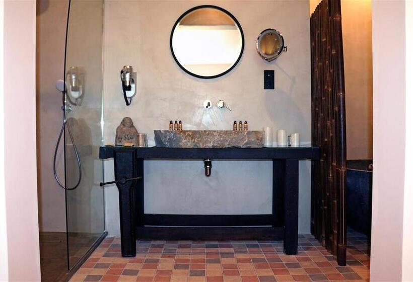 带大床的高级房间, L Amourier Chambres D Hôtes Pour Amoureux Avec Jacuzzi Ou Baignoire Xxl