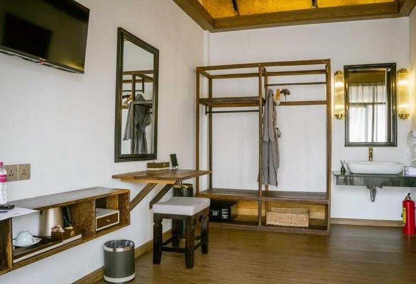 بنجلو قياسى, Good Time Relax Resort