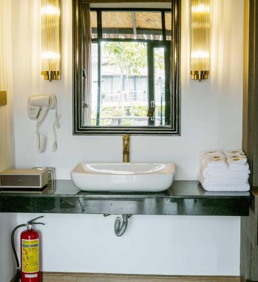 بنجلو قياسى, Good Time Relax Resort