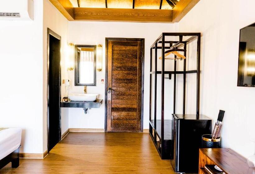 بنجلو قياسى, Good Time Relax Resort