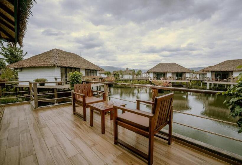 بنغل قياسي مطل على المسبح, Good Time Relax Resort