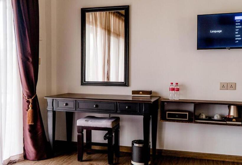 بنجلو قياسى, Good Time Relax Resort