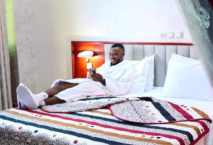 سوییت, Sindz Palace