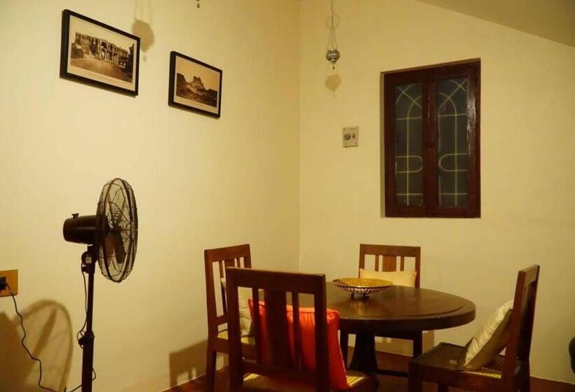 带大床的标准间, Tanjore Inn
