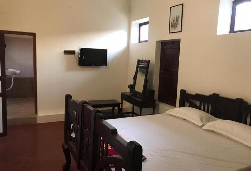 Стандартный Номер Кровать Кинг, Tanjore Inn