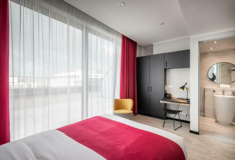 غرفة ديلوكس فردية, Amory