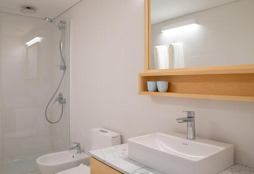 جناح, Casagrande Hotel & Beach Club