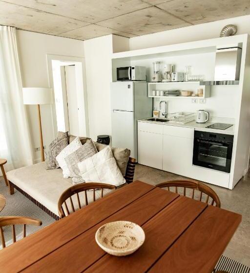 جناح, Casagrande Hotel & Beach Club