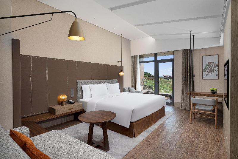 جناح جونيور سرير كينج, Crowne Plaza Chongli Resort, An Ihg