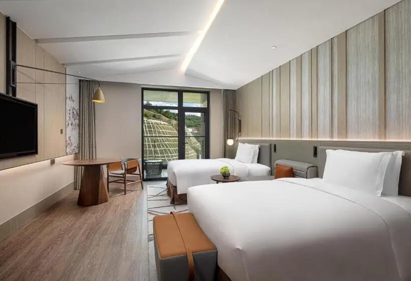 Premium room w/ mountain view, Crowne Plaza Chongli Resort, An Ihg