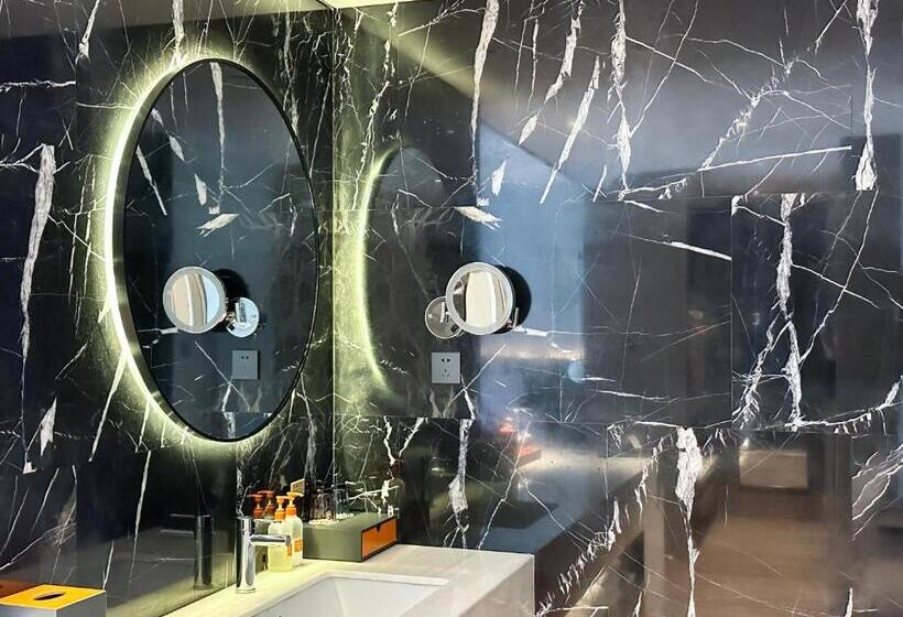 غرفة بريميوم مطلة على الجبل, Crowne Plaza Chongli Resort, An Ihg