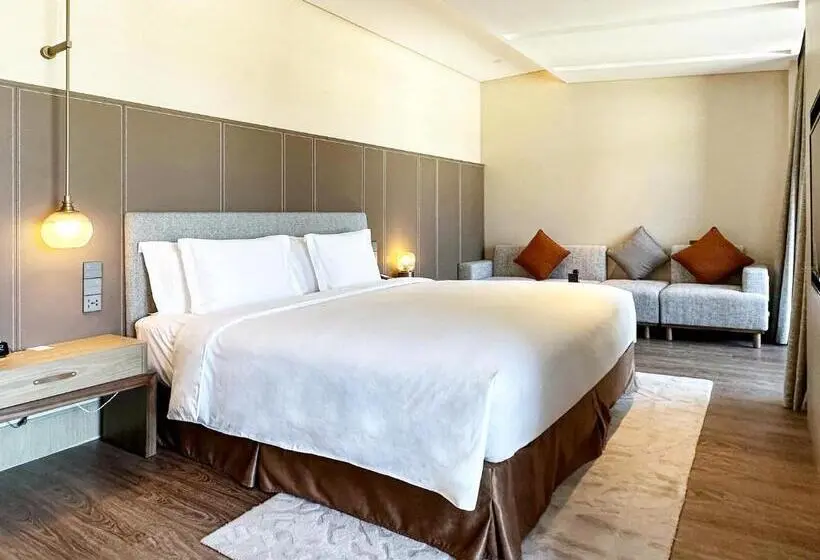 キングサイズベッドのスタンダードルーム, Crowne Plaza Chongli Resort, An Ihg