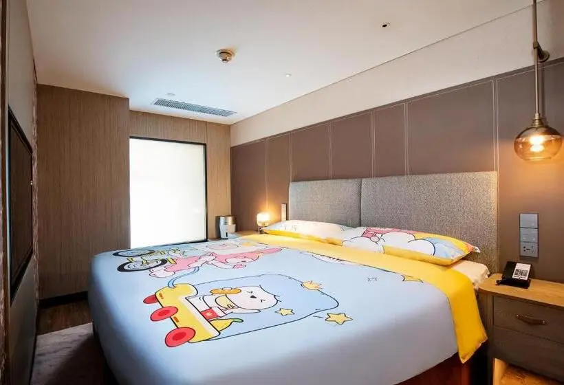 キングサイズベッドのスイートルーム, Crowne Plaza Chongli Resort, An Ihg