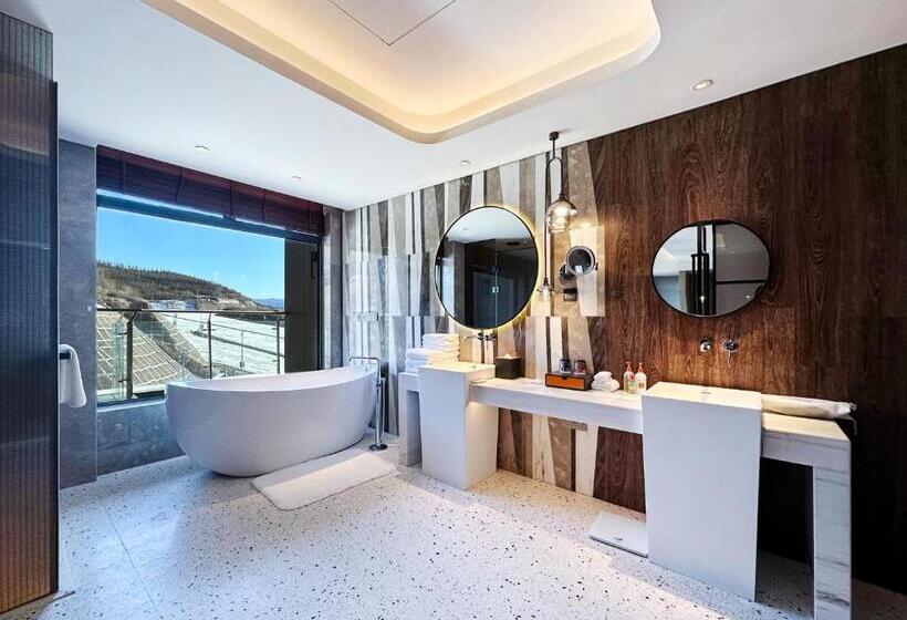 جناح رئاسى, Crowne Plaza Chongli Resort, An Ihg