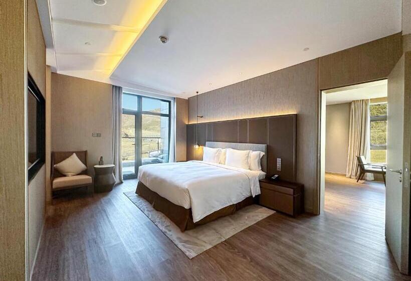 جناح رئاسى, Crowne Plaza Chongli Resort, An Ihg