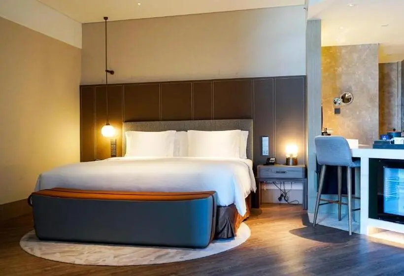 キングサイズベッドのジュニアスイート, Crowne Plaza Chongli Resort, An Ihg