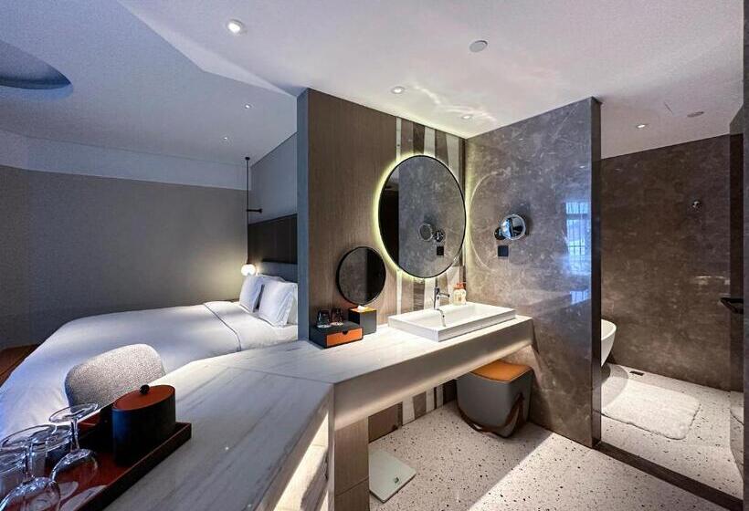 جناح جونيور سرير كينج, Crowne Plaza Chongli Resort, An Ihg