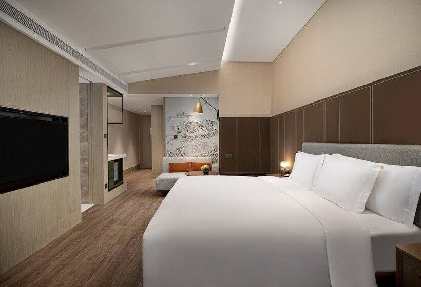 غرفة بريميوم مطلة على الجبل, Crowne Plaza Chongli Resort, An Ihg