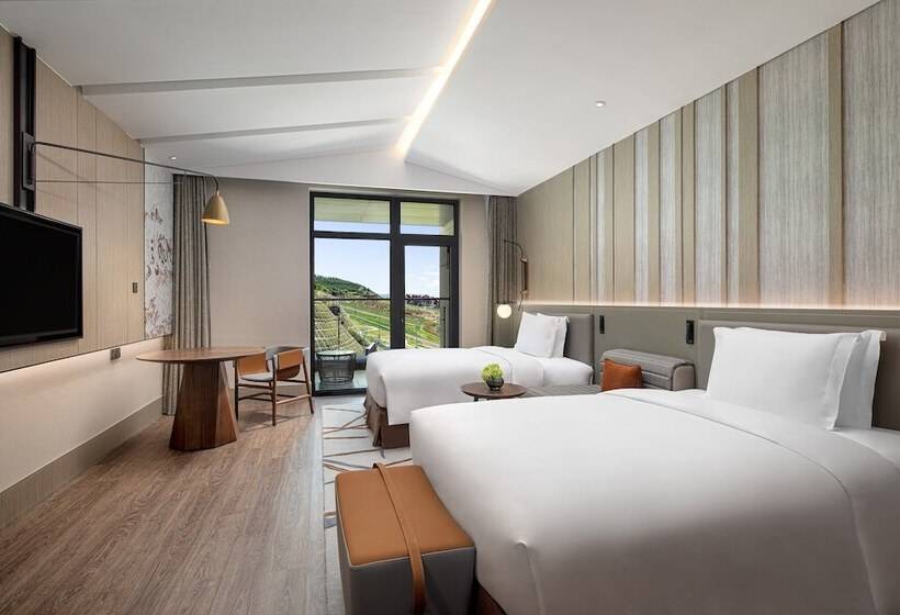 غرفة بريميوم مطلة على الجبل, Crowne Plaza Chongli Resort, An Ihg