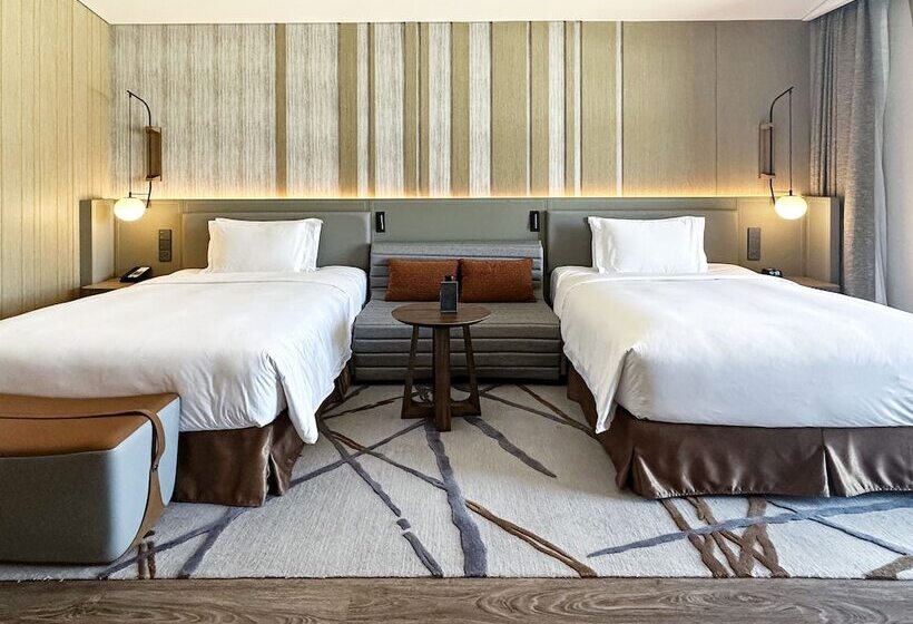 غرفة بريميوم مطلة على الجبل, Crowne Plaza Chongli Resort, An Ihg