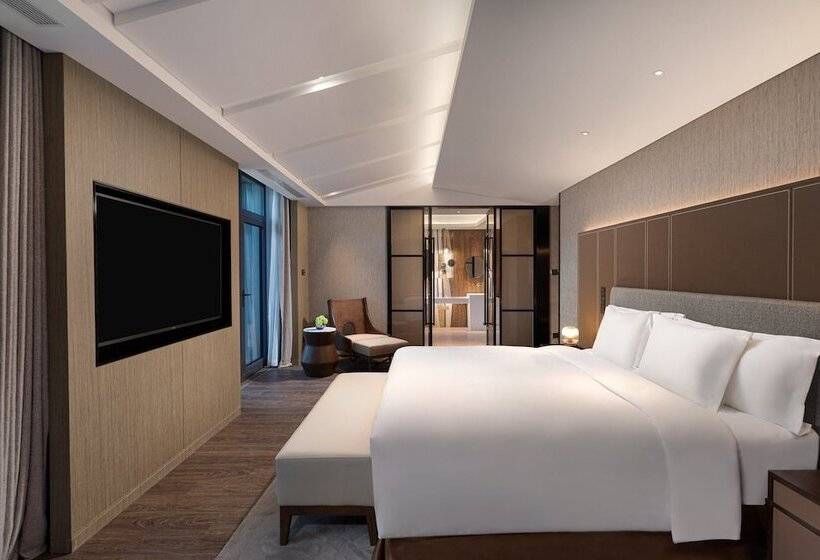 غرفة بريميوم مطلّة علي البحيرة, Crowne Plaza Chongli Resort, An Ihg