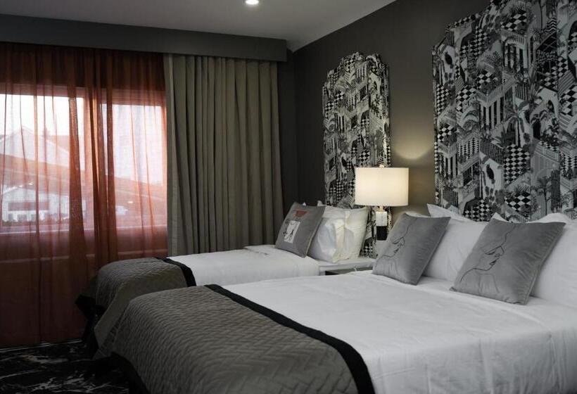 트리플 클래식 룸, Elephant Rock