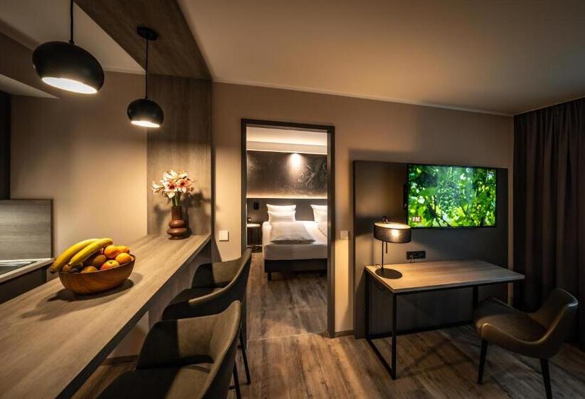 Апартаменты Deluxe 1 Спальня, Loginn Hotel Stuttgart Zuffenhausen