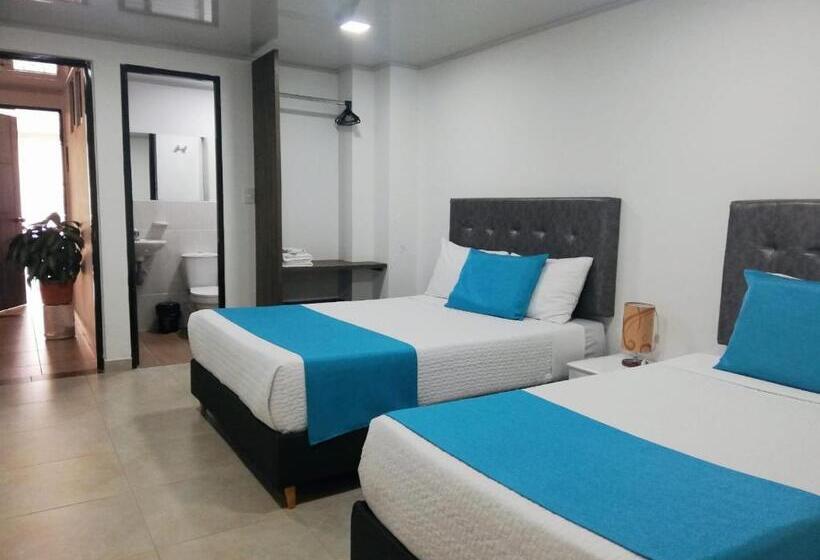 اتاق استاندارد سه نفره, Monarka Edificio