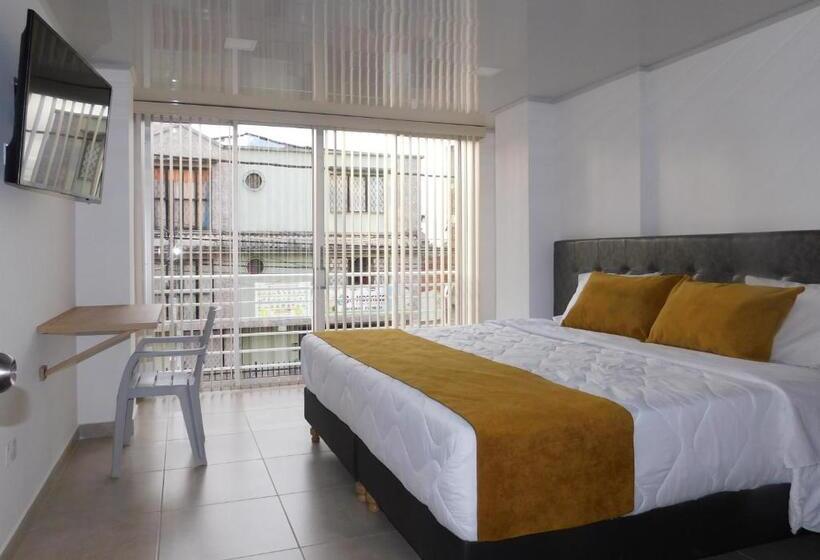 استودیو استاندارد با تخت کینگ, Monarka Edificio