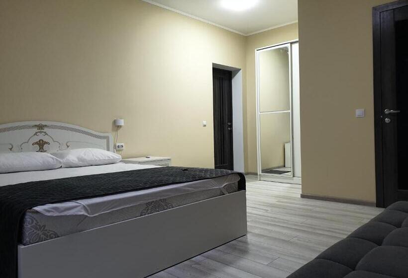 Standard Fyrbäddsrum med Balkong, Osher