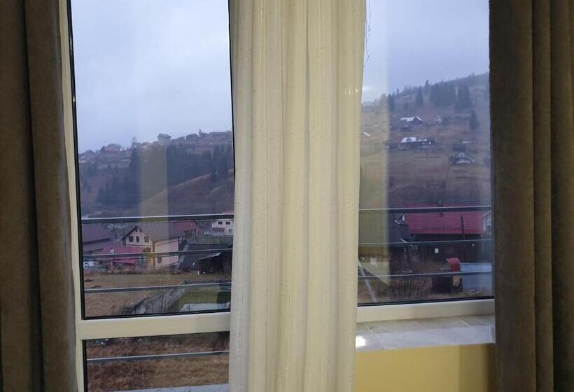 Standard Fyrbäddsrum med Balkong, Osher