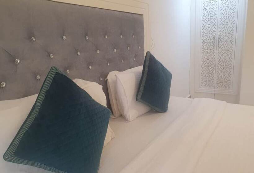 デラックスルーム, Lillywoods Zac Beach Resort, Calangute