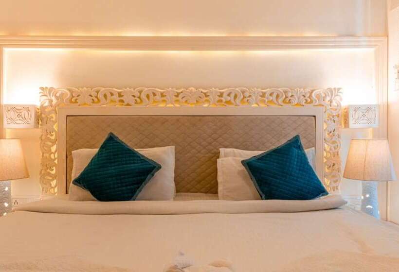 プレジデントスイートルーム, Lillywoods Zac Beach Resort, Calangute