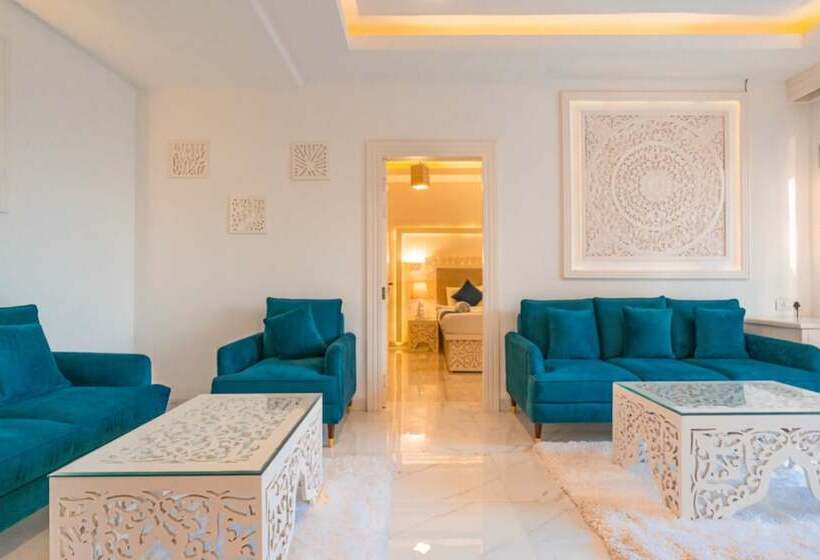 プレジデントスイートルーム, Lillywoods Zac Beach Resort, Calangute