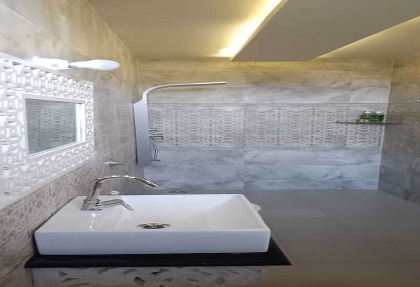 プレジデントスイートルーム, Lillywoods Zac Beach Resort, Calangute