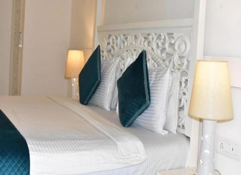 バルコニー付きスーペリアルーム, Lillywoods Zac Beach Resort, Calangute