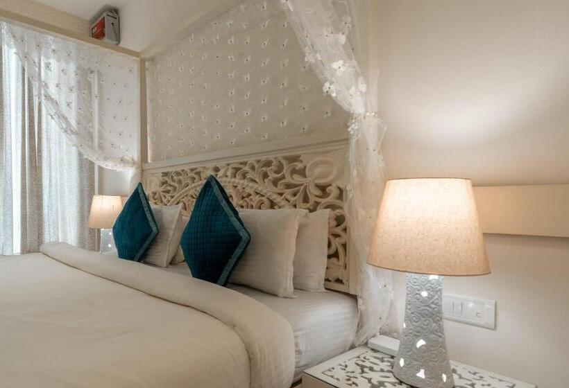 バルコニー付きスーペリアルーム, Lillywoods Zac Beach Resort, Calangute