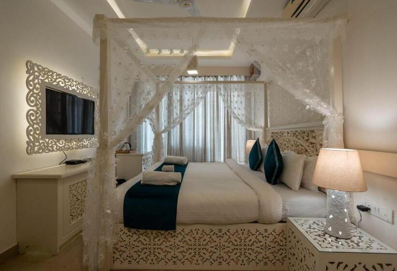 バルコニー付きスーペリアルーム, Lillywoods Zac Beach Resort, Calangute